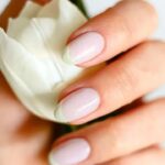 Trendy Farbkombi: Two-Toned French Nails werden 2026 zur beliebtesten Maniküre